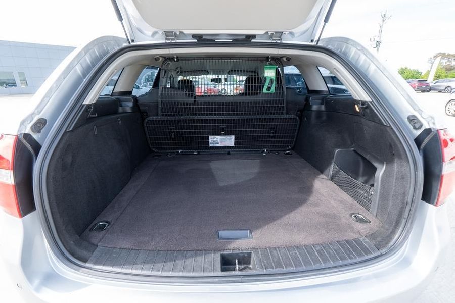 2016 Holden Commodore SV6 Black VF Series II Auto MY16 Photo 21