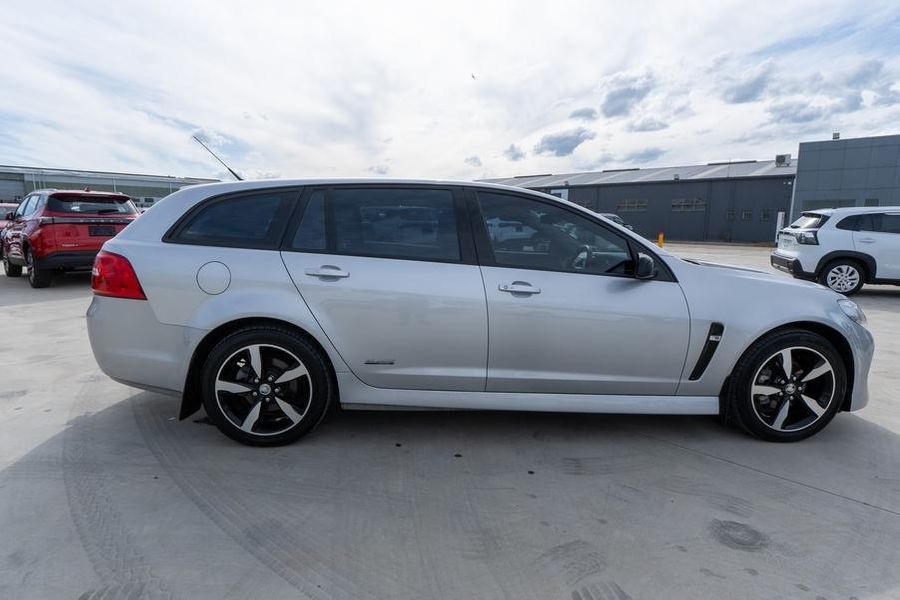 2016 Holden Commodore SV6 Black VF Series II Auto MY16 Photo 8