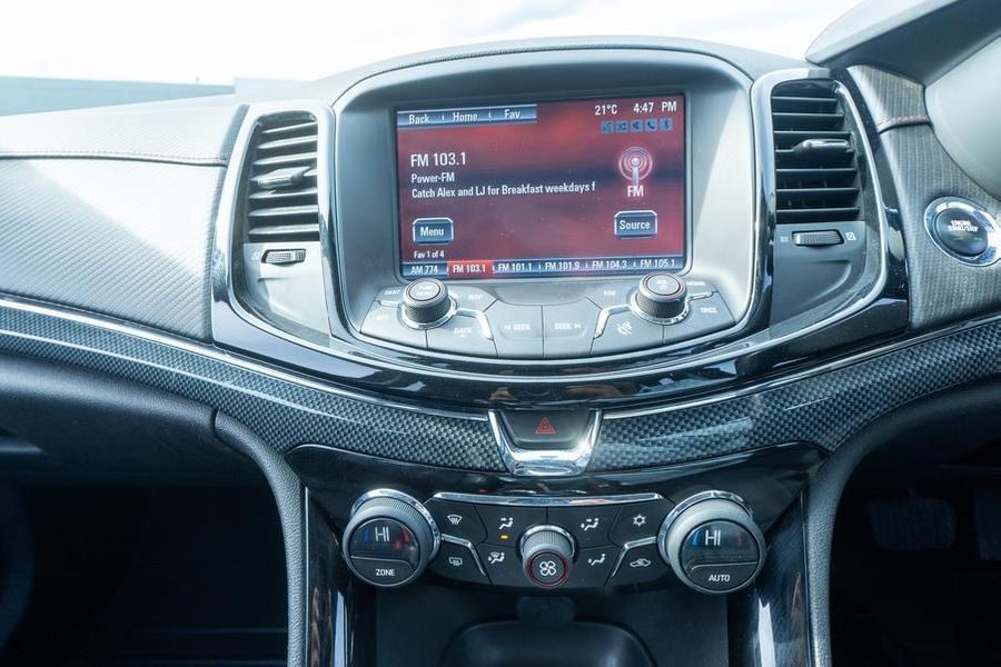 2016 Holden Commodore SV6 Black VF Series II Auto MY16 Photo 32