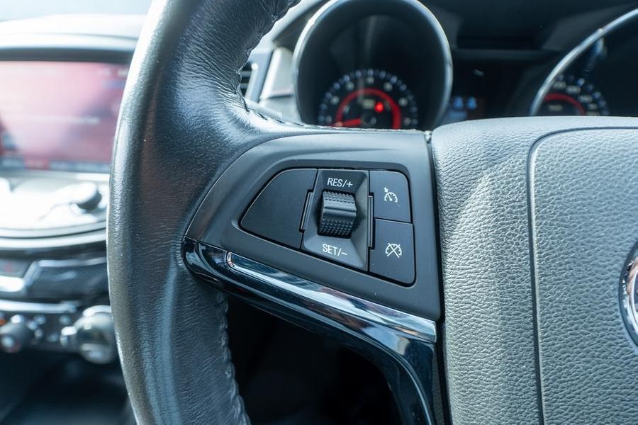 2016 Holden Commodore SV6 Black VF Series II Auto MY16 Photo 27