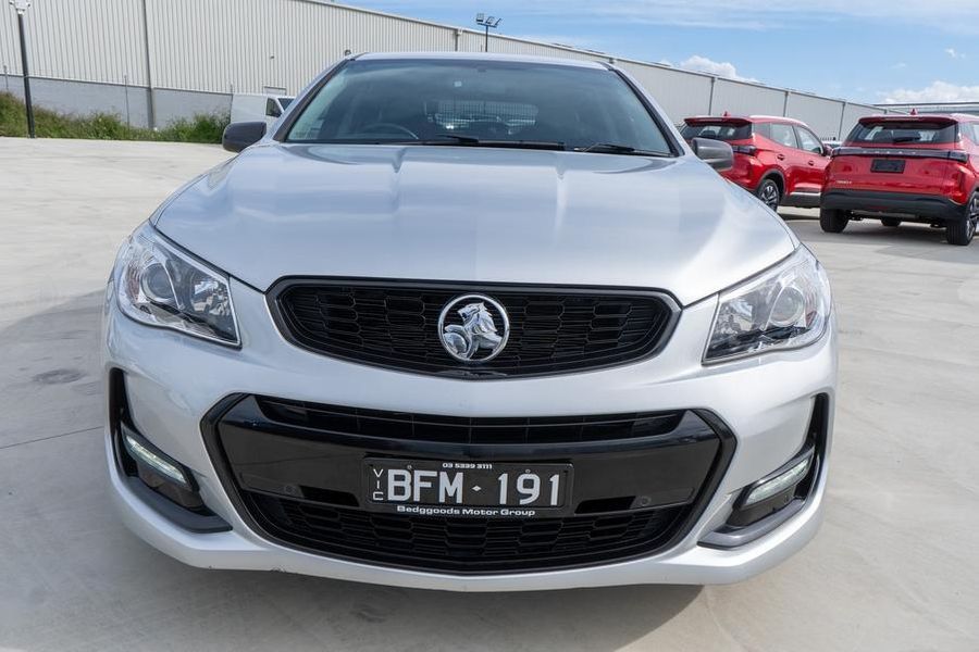 2016 Holden Commodore SV6 Black VF Series II Auto MY16 Photo 2