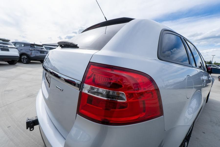 2016 Holden Commodore SV6 Black VF Series II Auto MY16 Photo 12