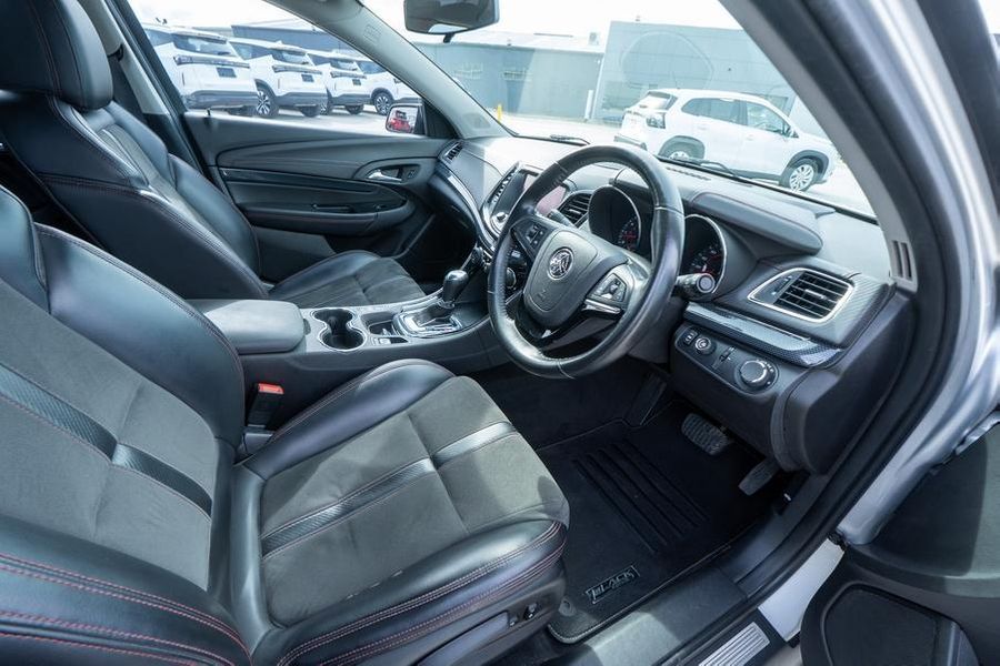 2016 Holden Commodore SV6 Black VF Series II Auto MY16 Photo 15