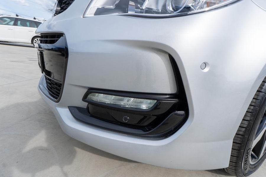 2016 Holden Commodore SV6 Black VF Series II Auto MY16 Photo 11