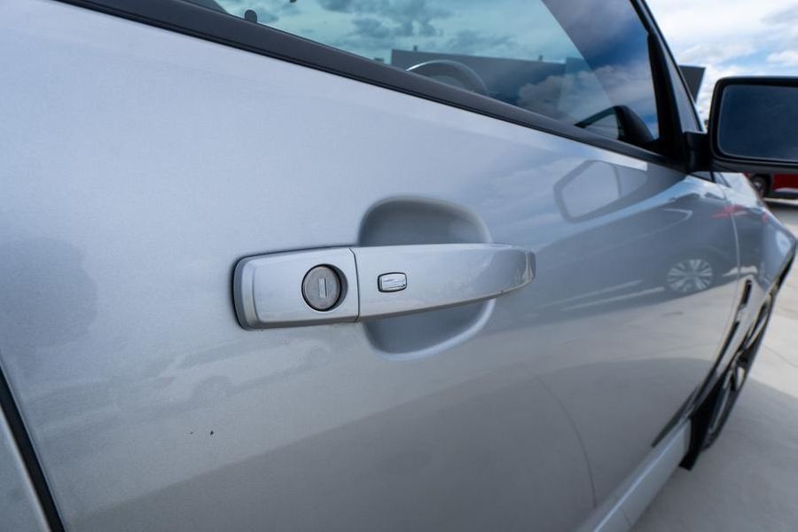 2016 Holden Commodore SV6 Black VF Series II Auto MY16 Photo 9