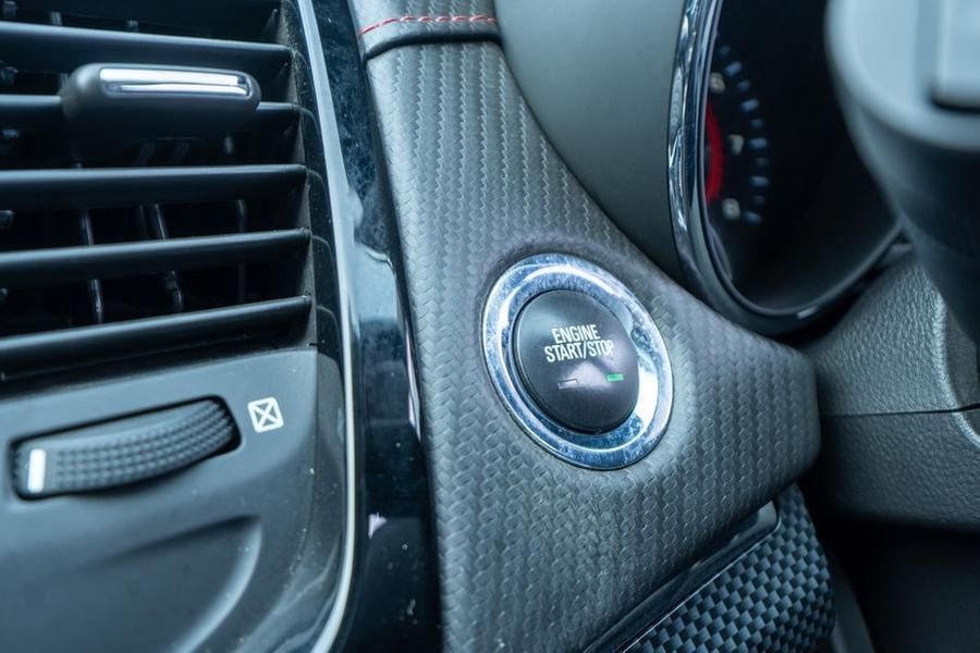 2016 Holden Commodore SV6 Black VF Series II Auto MY16 Photo 34