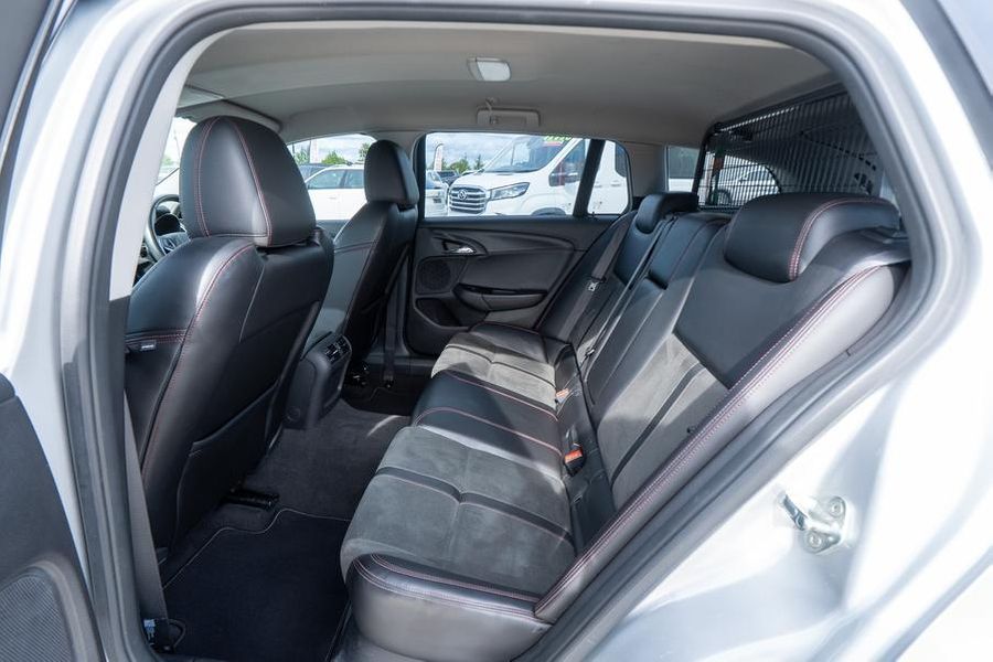 2016 Holden Commodore SV6 Black VF Series II Auto MY16 Photo 22