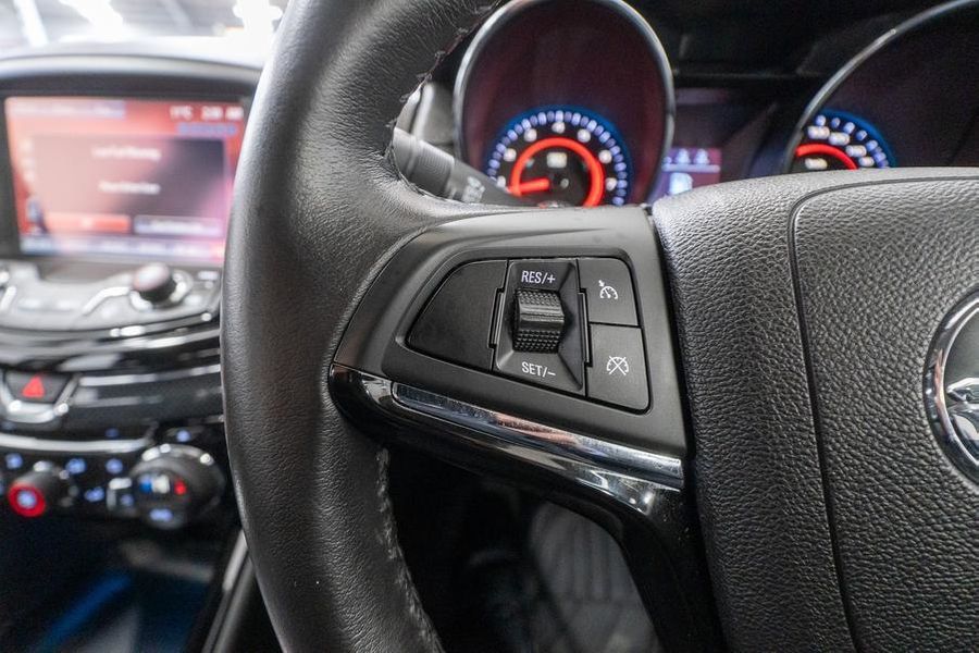 2015 Holden Commodore SV6 Storm VF Auto MY15 Photo 24