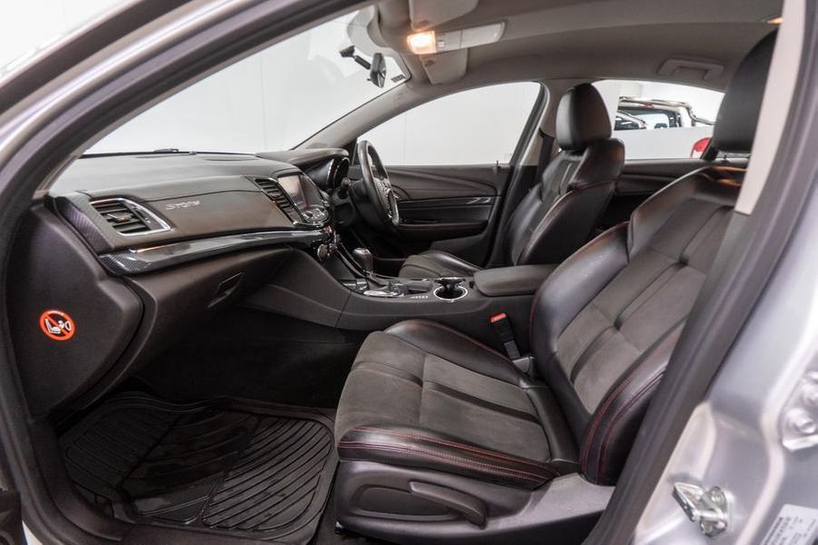 2015 Holden Commodore SV6 Storm VF Auto MY15 Photo 21