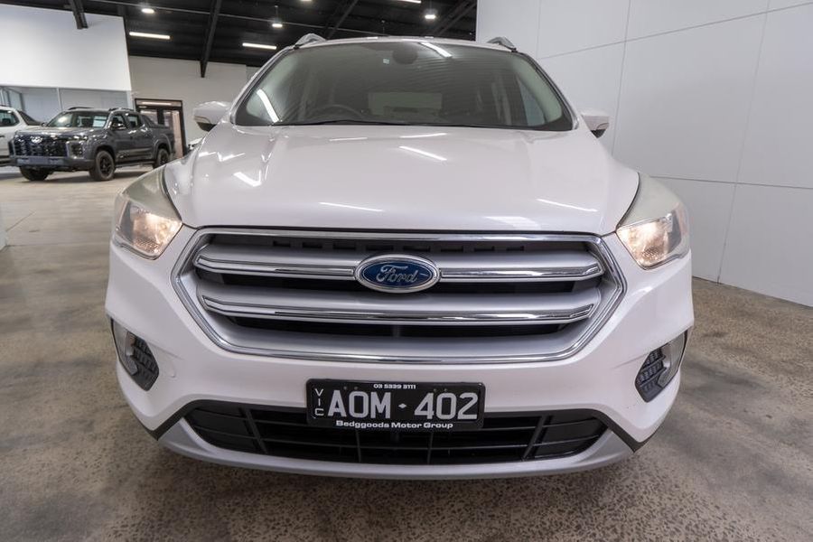 2016 Ford Escape Trend ZG Auto AWD Photo 2