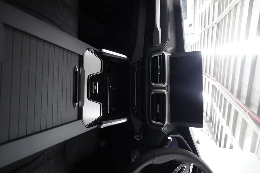 2025 LDV D90 Executive Auto MY25 Photo 21