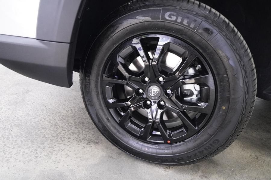 2025 LDV D90 Executive Auto MY25 Photo 8