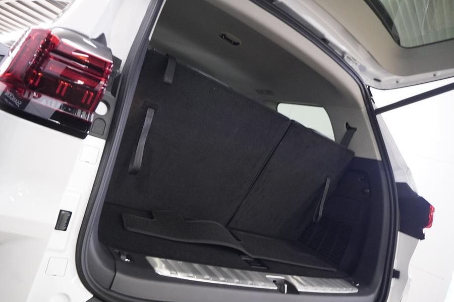 2025 LDV D90 Executive Auto MY25 Photo 15