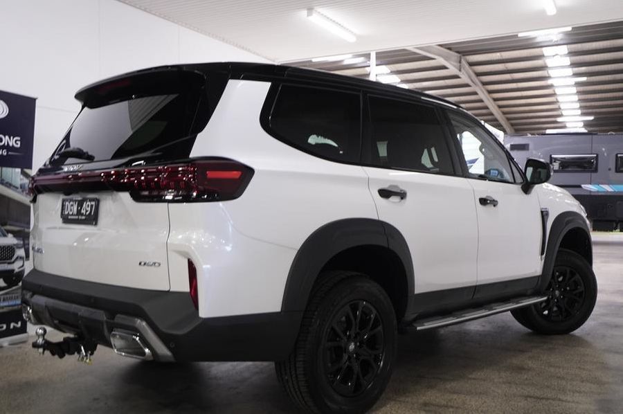 2025 LDV D90 Executive Auto MY25 Photo 4