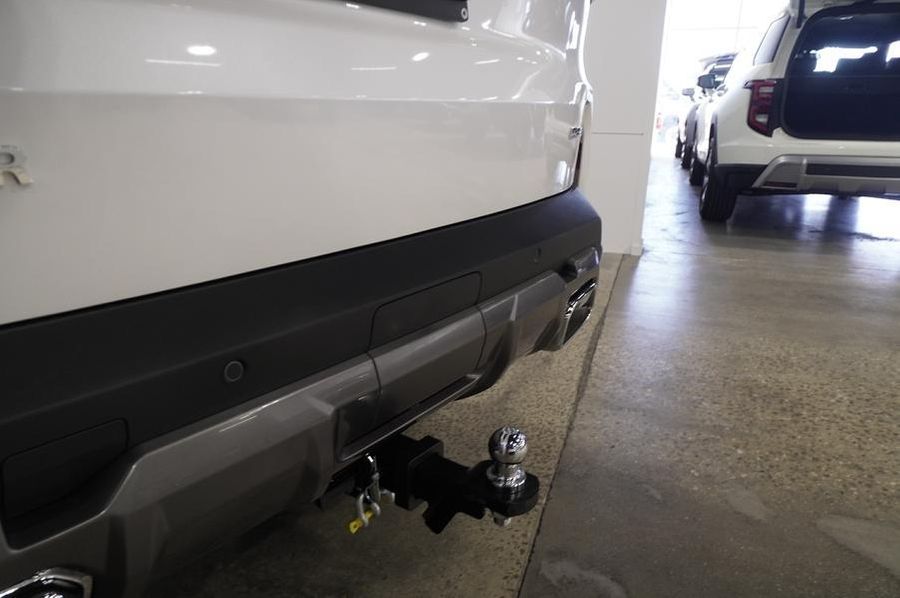 2025 LDV D90 Executive Auto MY25 Photo 13